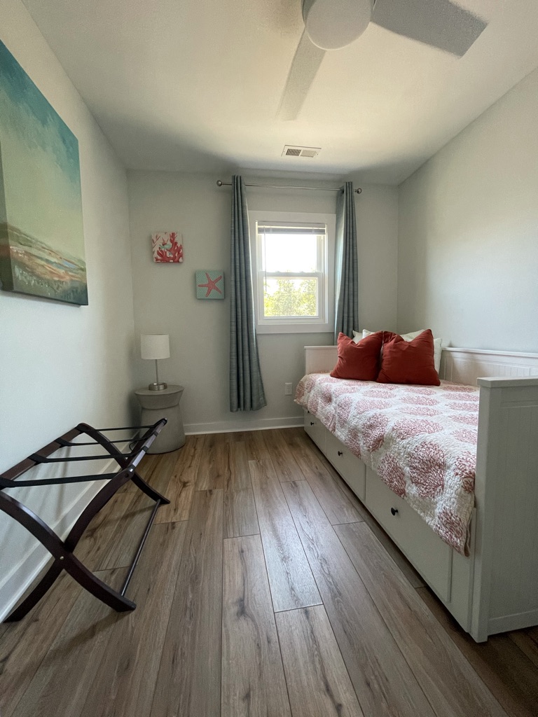 Third bedroom with trundle bed